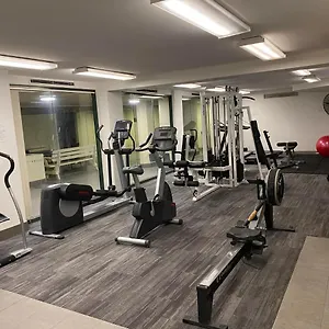 2 Bed 2 Bath Luxury In Braddon - Free Heated Pool, Gym, Parking Apartment Canberra
